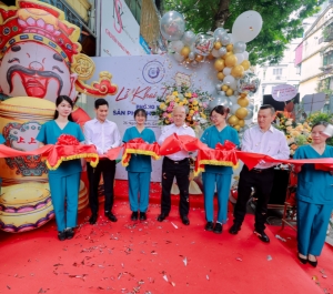 TƯNG BỪNG KHAI TRƯƠNG PHÒNG KHÁM SẢN PHỤ KHOA ANH TUẤN
